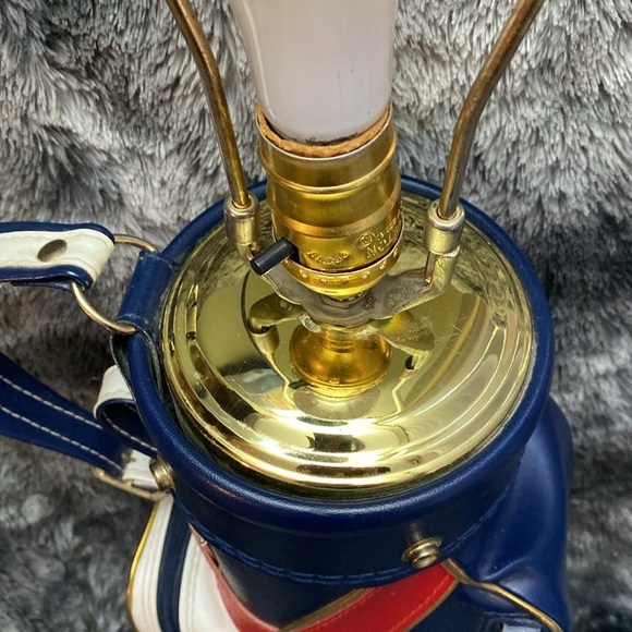 Vintage 1970's Red White Blue Golf Club Bag Table Lamp - Picture 7 of 16